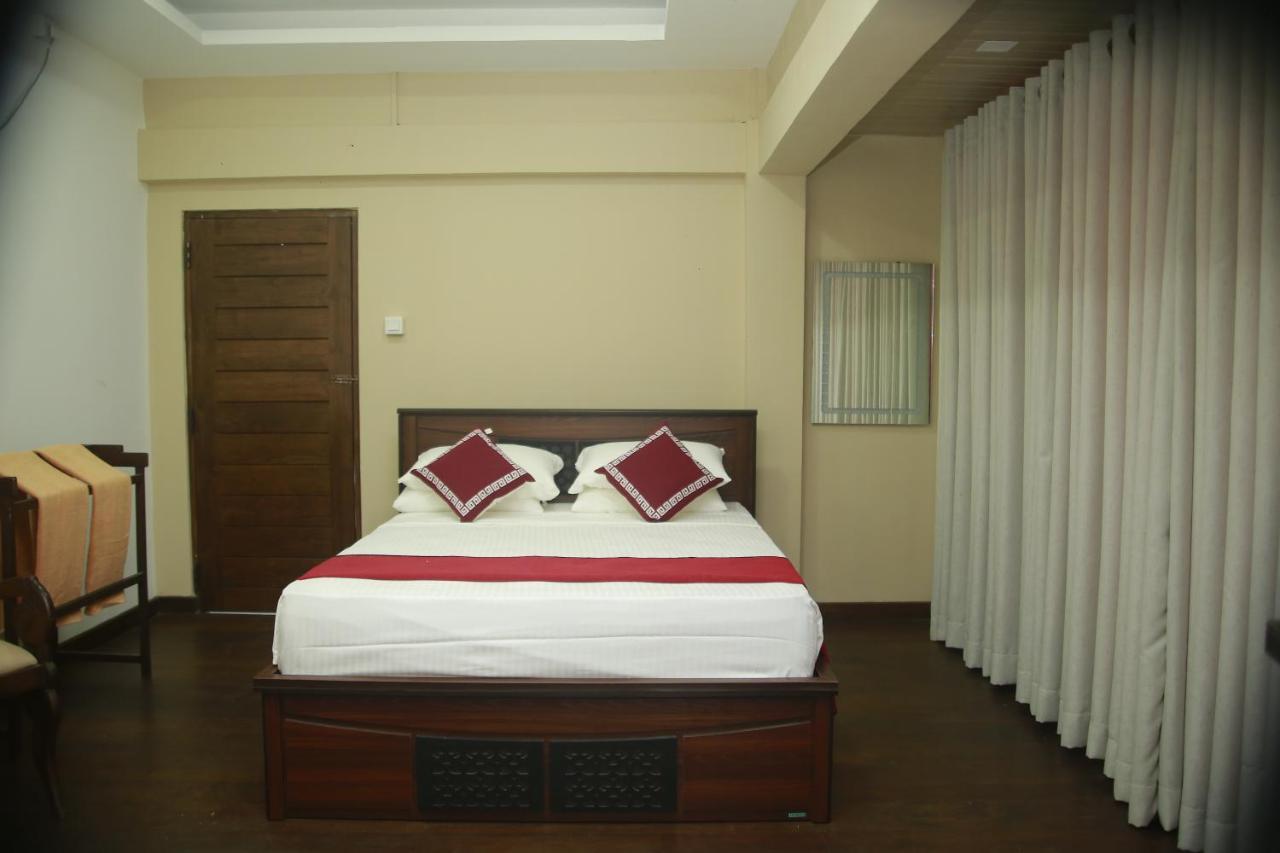 אנוראדפורה Shanthi Villa Resort מראה חיצוני תמונה